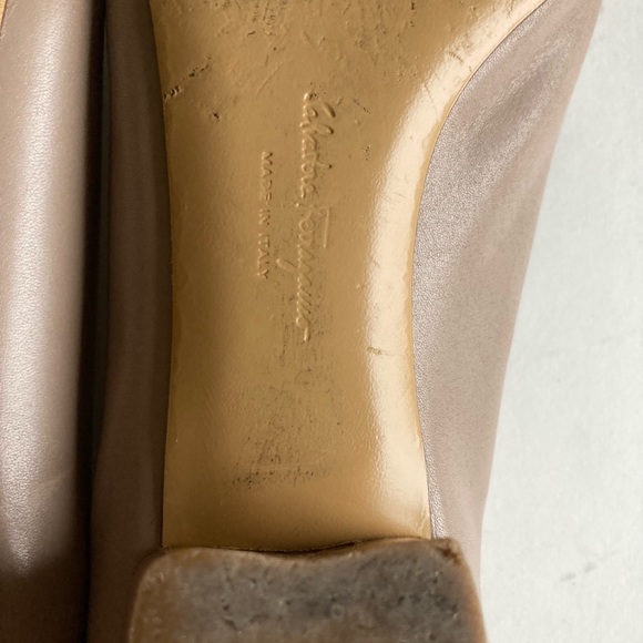 Salvadore Ferrogamo Dust Pink Leather Logo Bow Heels Size 7 - Picture 13 of 16